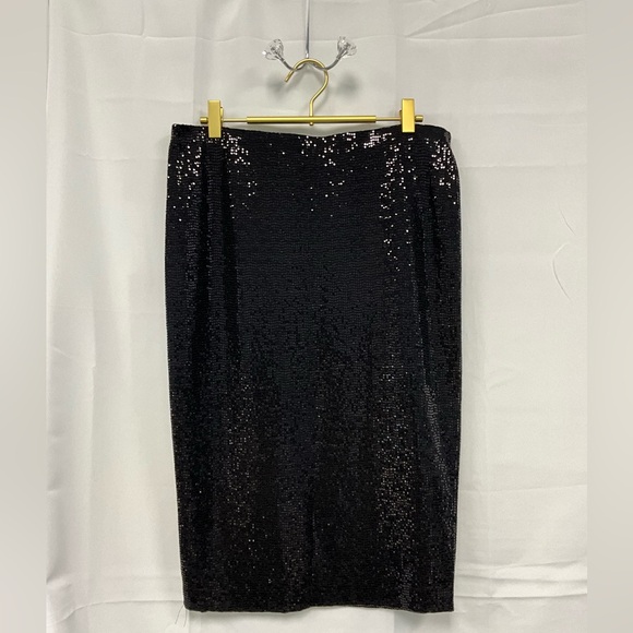 Black Vince Camuto, sequence skirt size medium - Picture 2 of 2